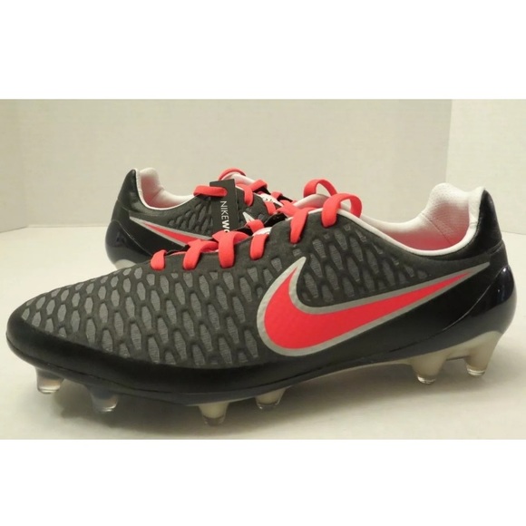 womens soccer cleats size 7